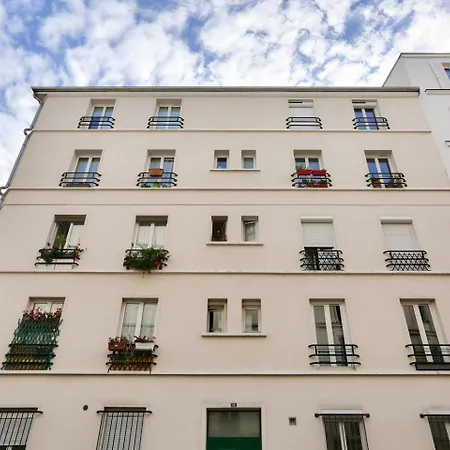 Le Contemporain - Terrace & Near Montmartre