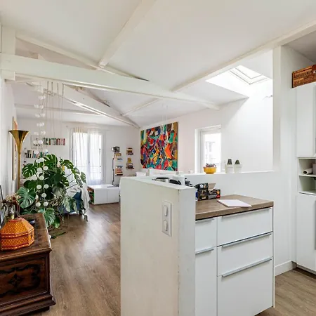 Le Contemporain - Terrace & Near Montmartre *