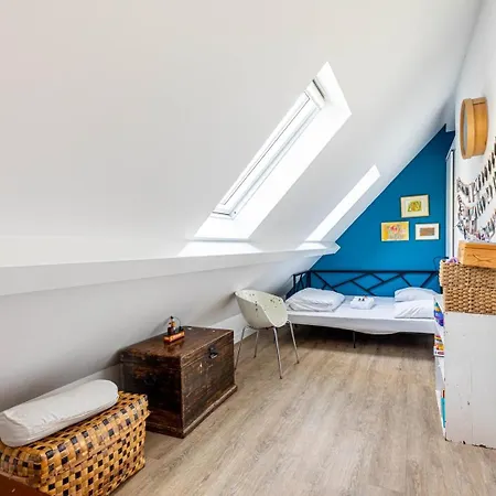 Le Contemporain - Terrace & Near Montmartre * Paris