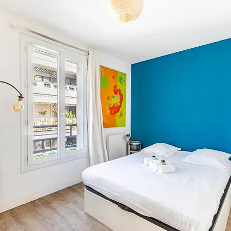 Le Contemporain - Terrace & Near Montmartre Apartment *